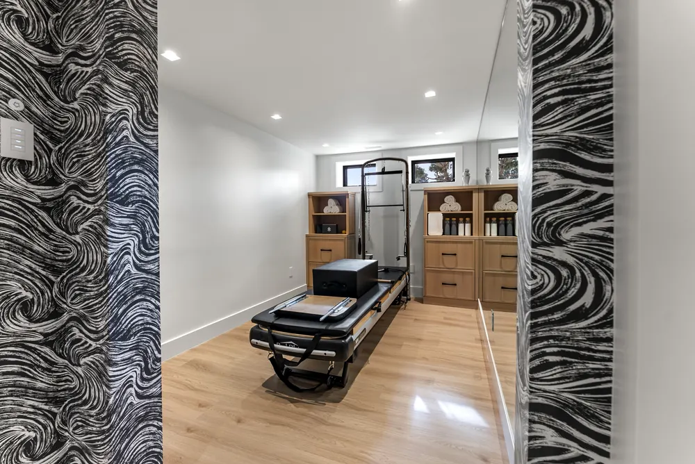 Book-matched zebra stone columns, Cherry Hills Village residence